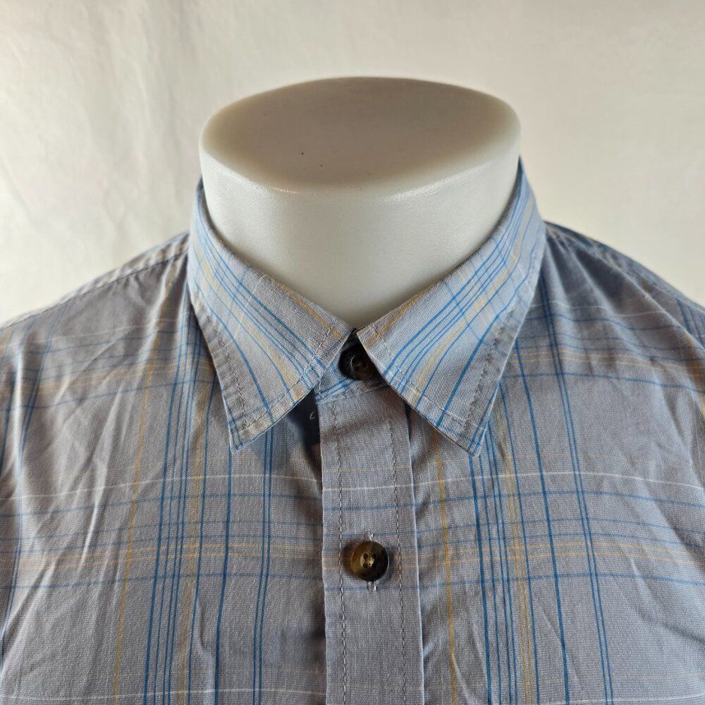Oakley Mens Medium Blue Plaid Button Up Shirt Casual Outdoor Sport Lightweight - Picture 2 of 10